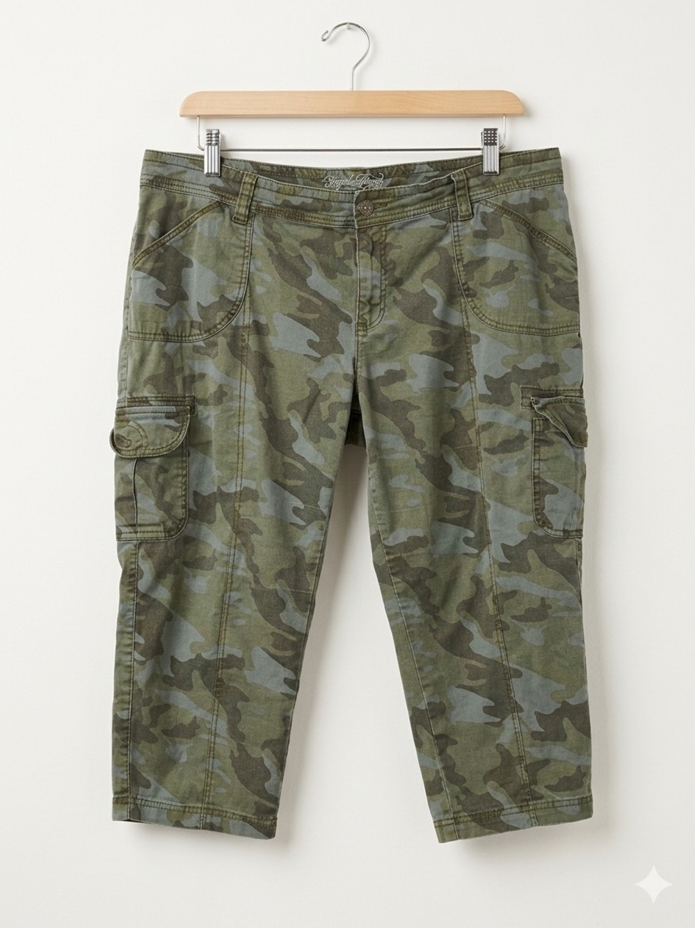 Camo Cargo Capris Cropped Utility Pants Green Camouflage Mid Rise Size 18